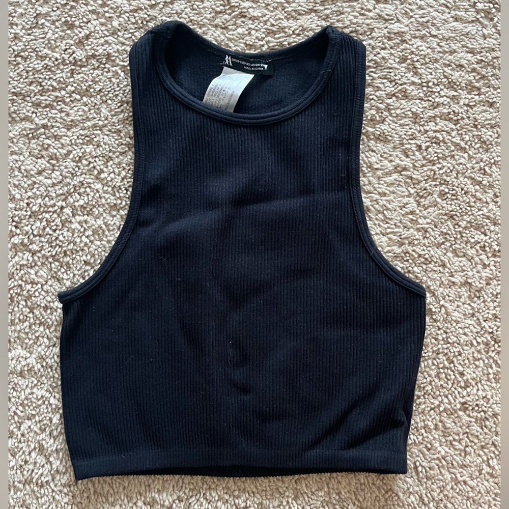 xs, black tank top from zara